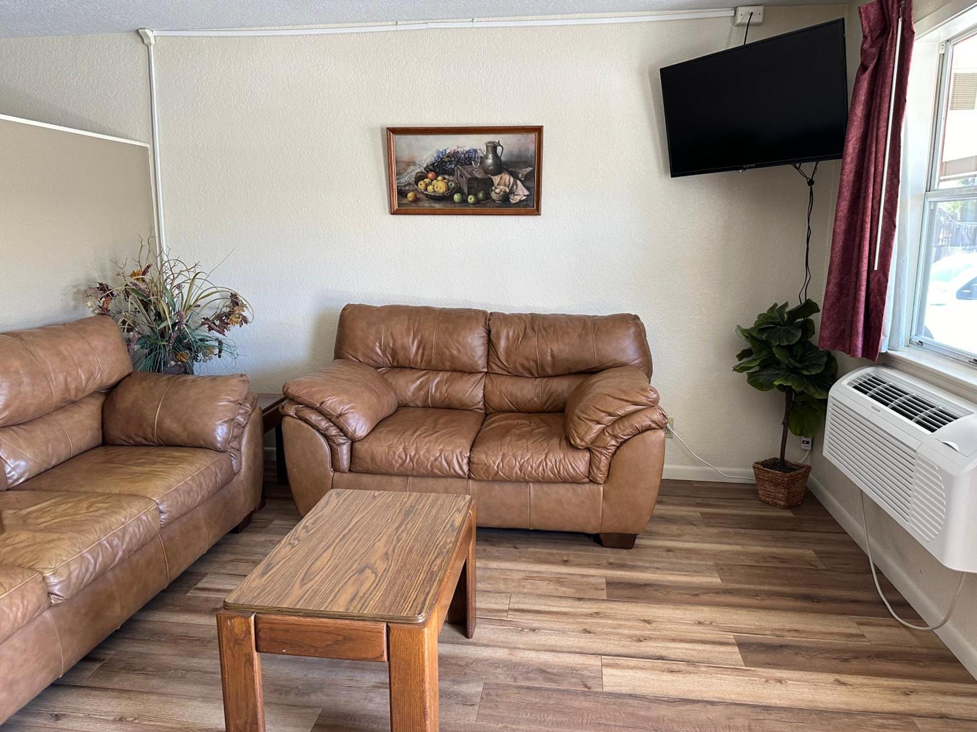 Sunset Inn And Suites Фредериксбург Екстериор снимка