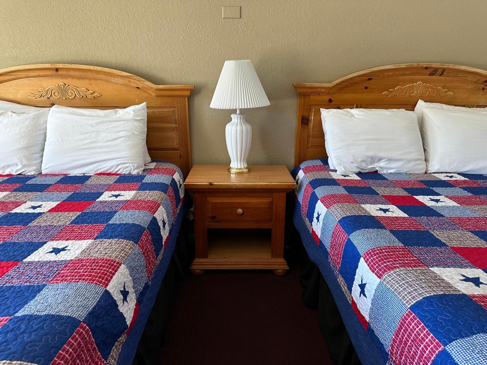 Sunset Inn And Suites Фредериксбург Екстериор снимка